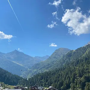 https://chalet-olympie-appartement-007-ski-aux-pieds-meribel-mottaret.hotels-rhonealpes.com
